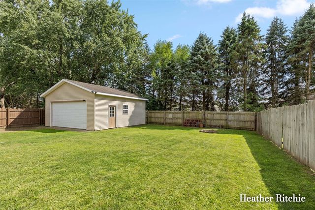 811 Edison Street, Kalamazoo, MI 49004