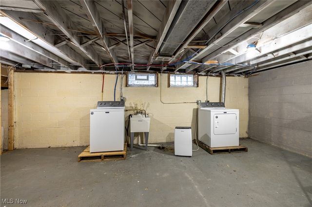 110 Talbot Drive, Bedford, OH 44146