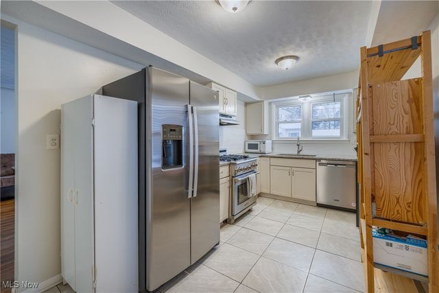 110 Talbot Drive, Bedford, OH 44146