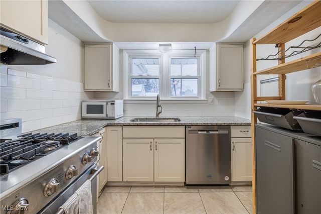 110 Talbot Drive, Bedford, OH 44146