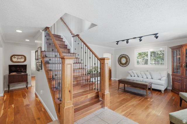 2156 E GAMBEL OAK DR, Sandy, UT 84092