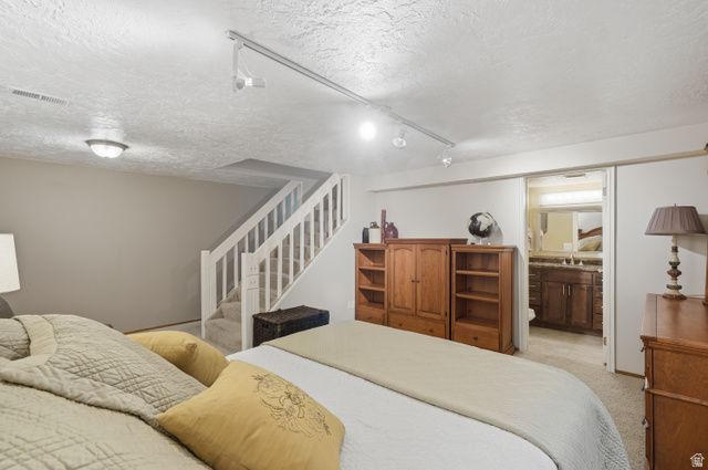 2156 E GAMBEL OAK DR, Sandy, UT 84092