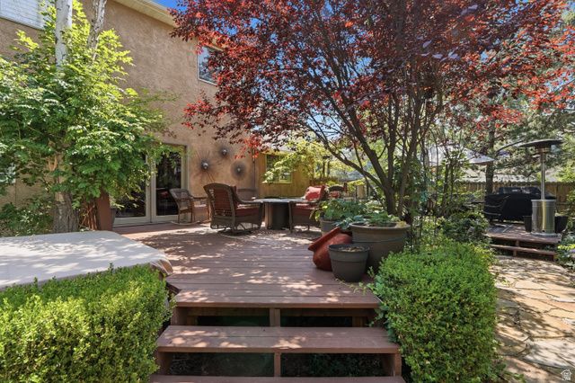 2156 E GAMBEL OAK DR, Sandy, UT 84092