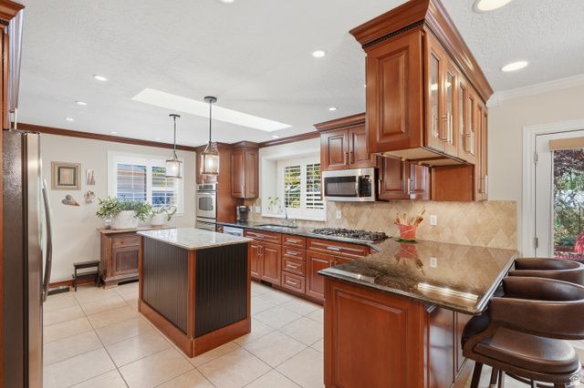 2156 E GAMBEL OAK DR, Sandy, UT 84092