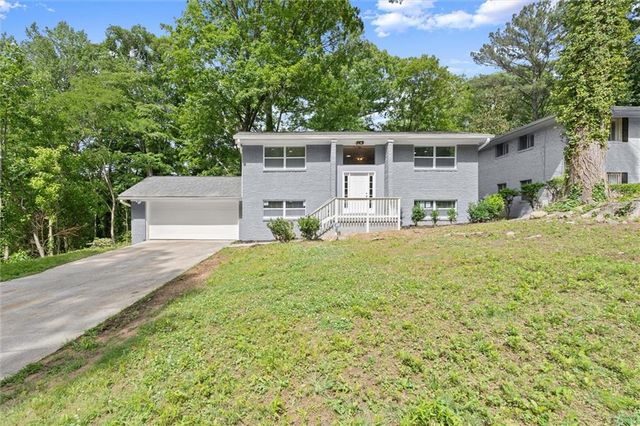 495 Larchmont Circle NW, Atlanta, GA 30318