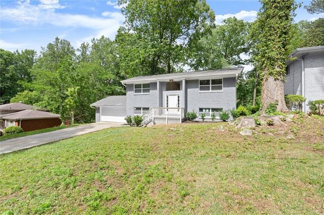 495 Larchmont Circle NW, Atlanta, GA 30318