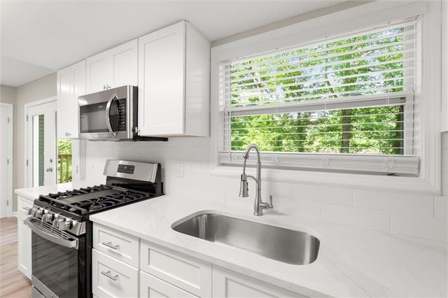 495 Larchmont Circle NW, Atlanta, GA 30318