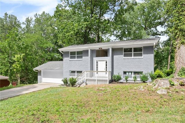 495 Larchmont Circle NW, Atlanta, GA 30318