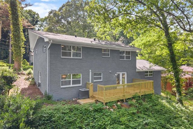 495 Larchmont Circle NW, Atlanta, GA 30318
