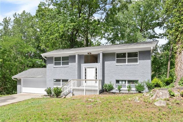 495 Larchmont Circle NW, Atlanta, GA 30318