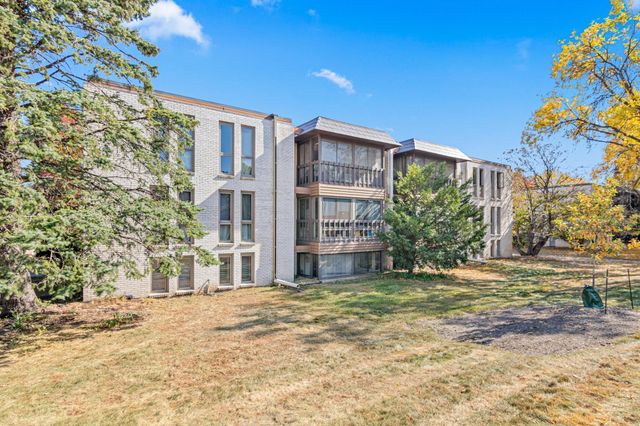6301 York Avenue S 102, Edina, MN 55435