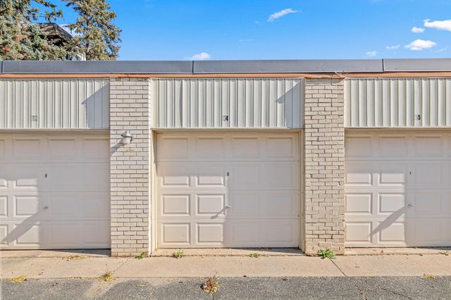 6301 York Avenue S 102, Edina, MN 55435