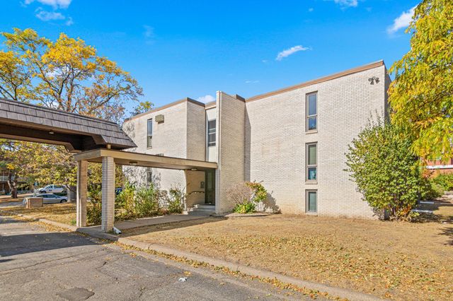 6301 York Avenue S 102, Edina, MN 55435