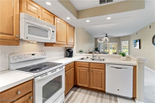 28076 Cavendish CT 2102, Bonita Springs, FL 34135