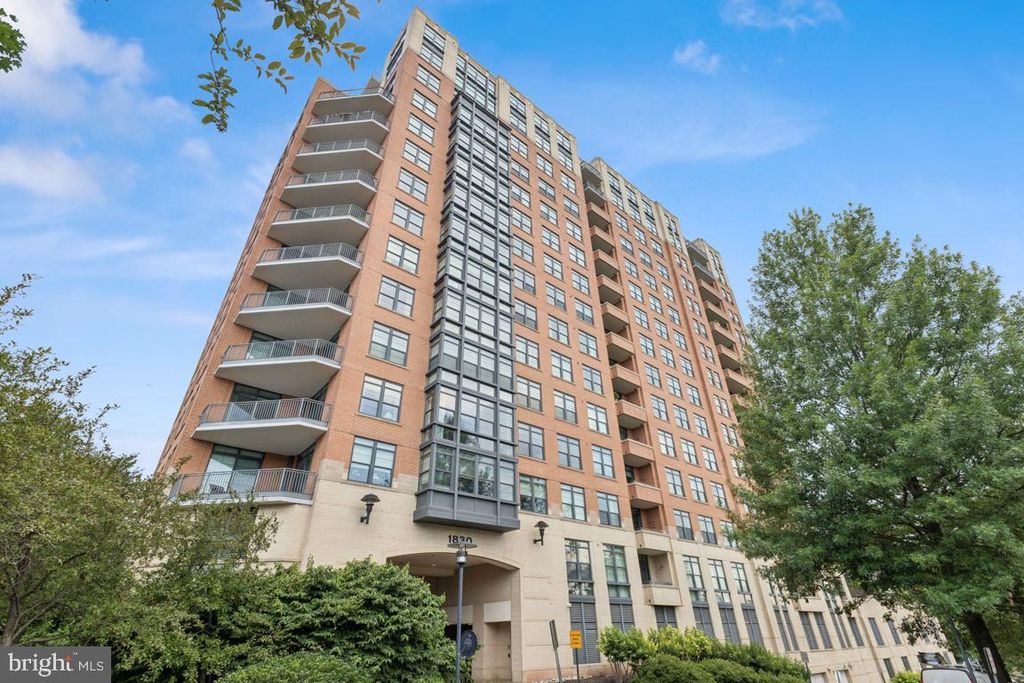1830 FOUNTAIN DR #606, Reston, VA 20190