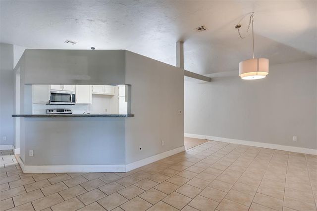 1612 Glacier Lane, Edmond, OK 73003