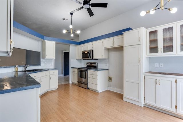 1612 Glacier Lane, Edmond, OK 73003