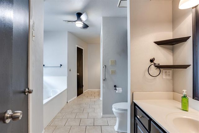 1612 Glacier Lane, Edmond, OK 73003