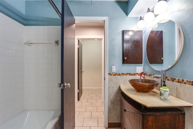 1612 Glacier Lane, Edmond, OK 73003