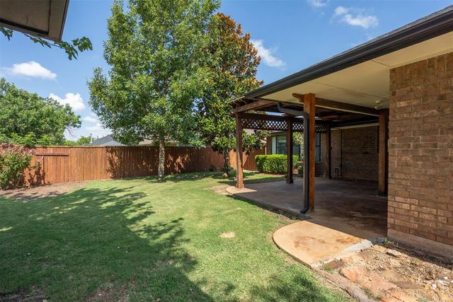1612 Glacier Lane, Edmond, OK 73003