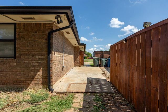 1612 Glacier Lane, Edmond, OK 73003