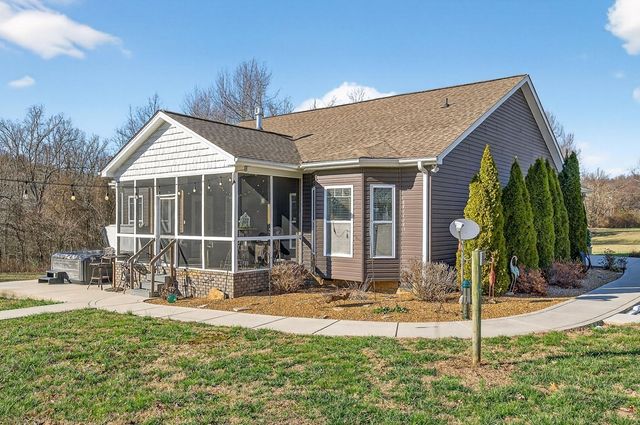 6081 Buck Mountain Rd, Cookeville, TN 38506