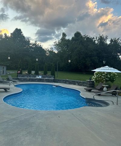 6081 Buck Mountain Rd, Cookeville, TN 38506