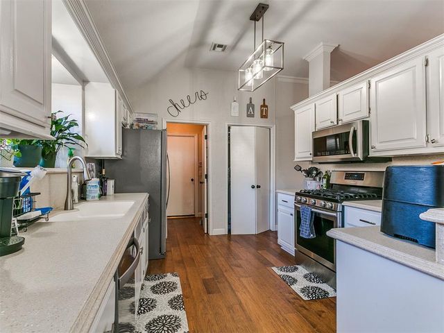 1805 SE 1st Street, Moore, OK 73160