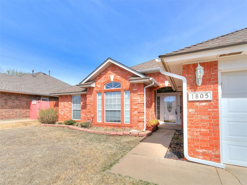 Image 2 of property listing at 1805 SE 1st Street, Moore, OK 73160