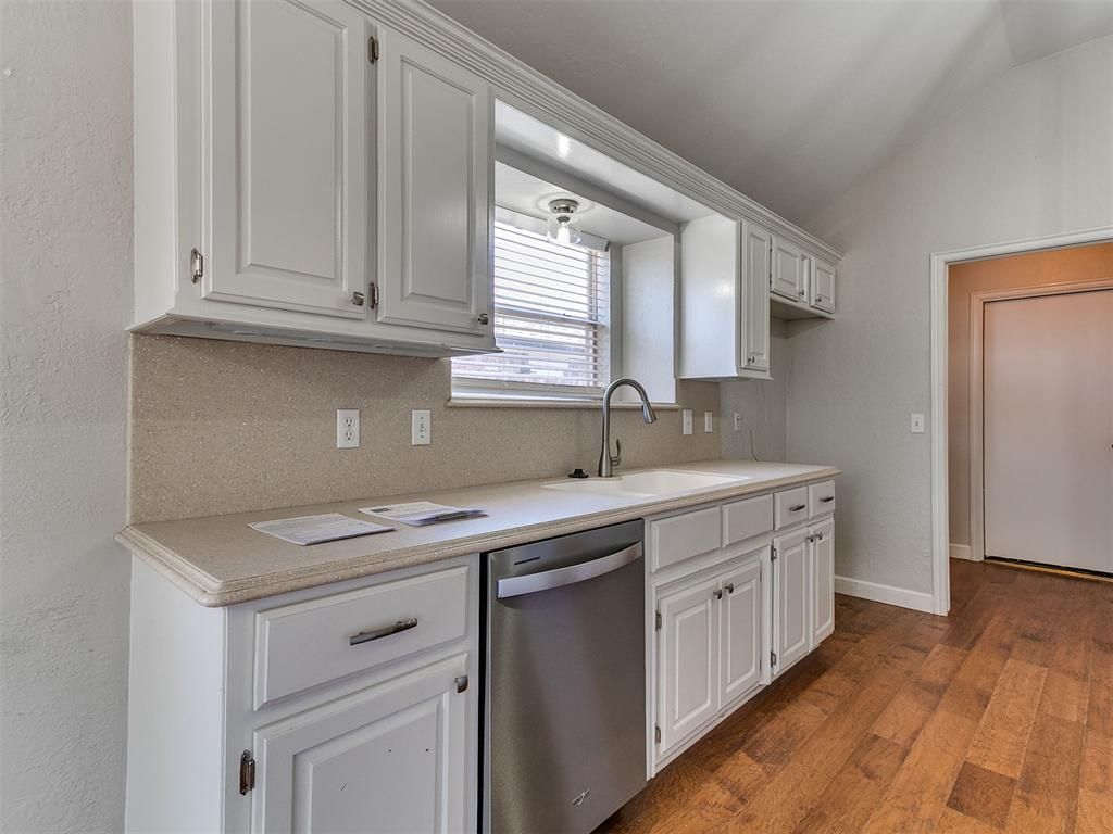 Image 12 of property listing at 1805 SE 1st Street, Moore, OK 73160