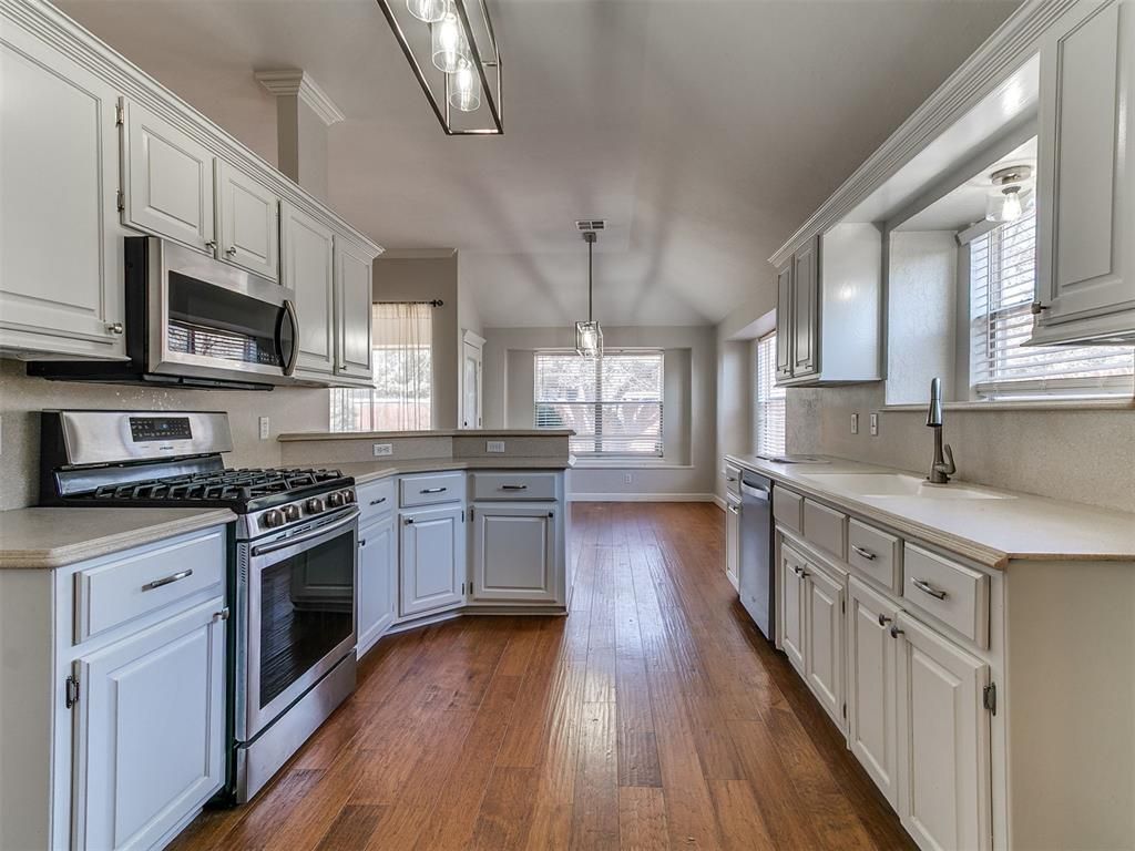 Image 15 of property listing at 1805 SE 1st Street, Moore, OK 73160