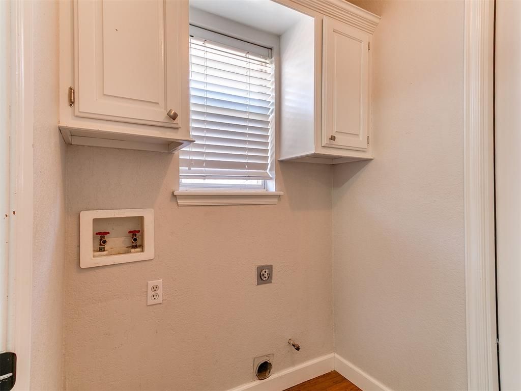 Image 17 of property listing at 1805 SE 1st Street, Moore, OK 73160
