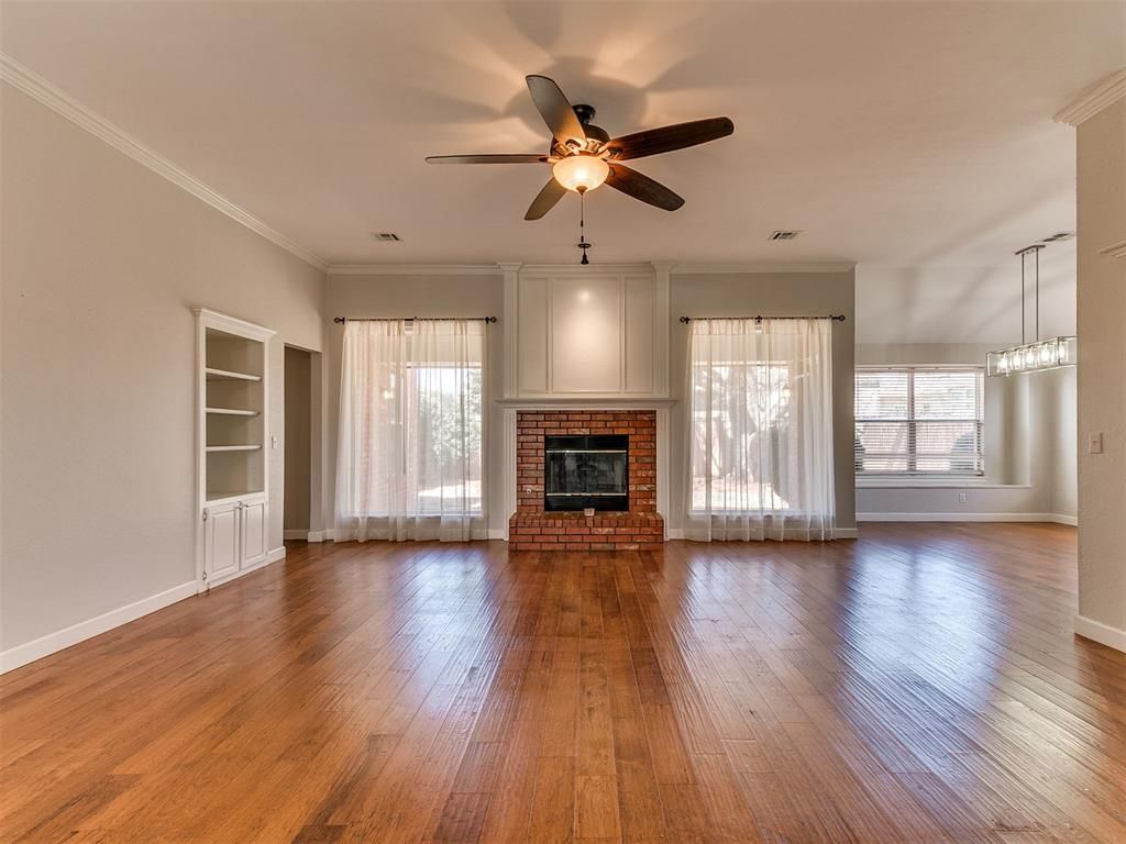 Image 4 of property listing at 1805 SE 1st Street, Moore, OK 73160