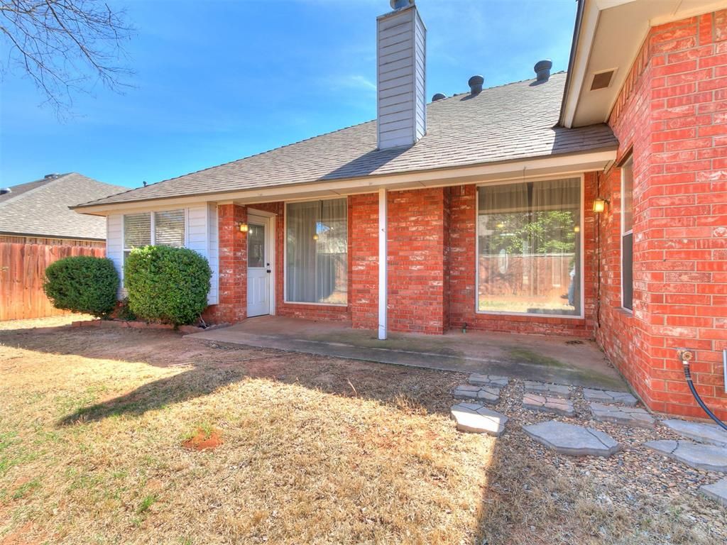 Image 40 of property listing at 1805 SE 1st Street, Moore, OK 73160