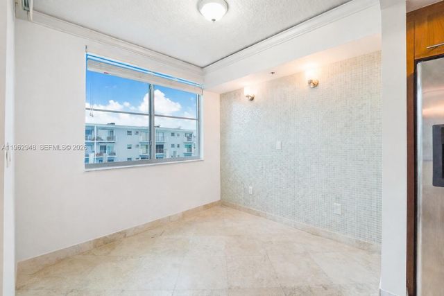 110 Washington Ave 2415, Miami Beach, FL 33139
