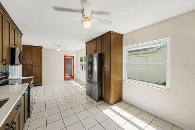 2343 36TH AVENUE N, St Petersburg, FL 33713
