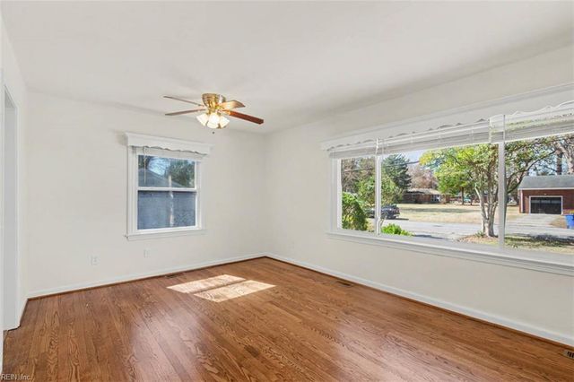 44 Normandy LN, Newport News, VA 23606