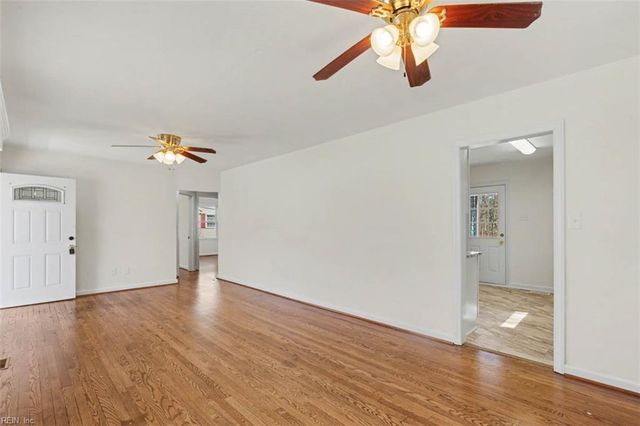 44 Normandy LN, Newport News, VA 23606