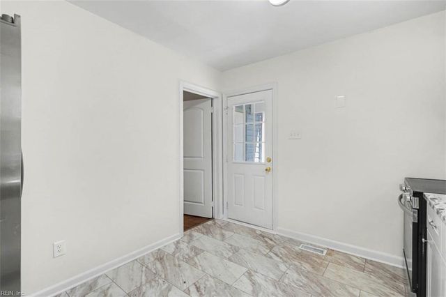 44 Normandy LN, Newport News, VA 23606