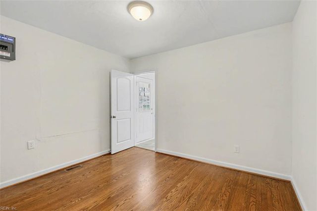 44 Normandy LN, Newport News, VA 23606