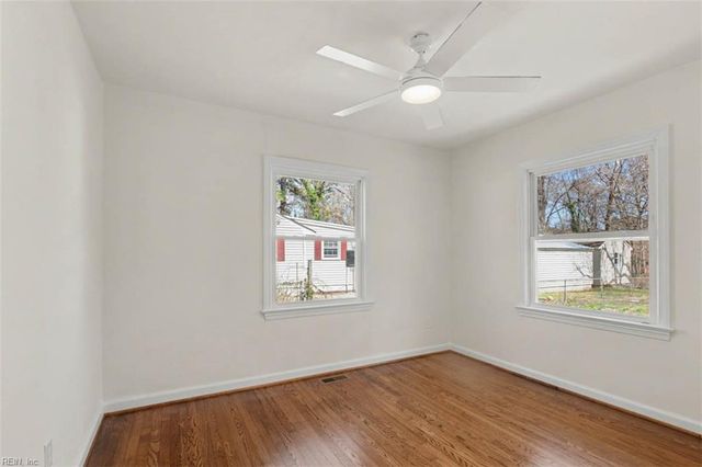 44 Normandy LN, Newport News, VA 23606