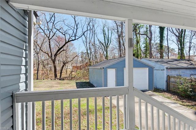 44 Normandy LN, Newport News, VA 23606