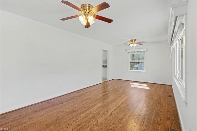 44 Normandy LN, Newport News, VA 23606