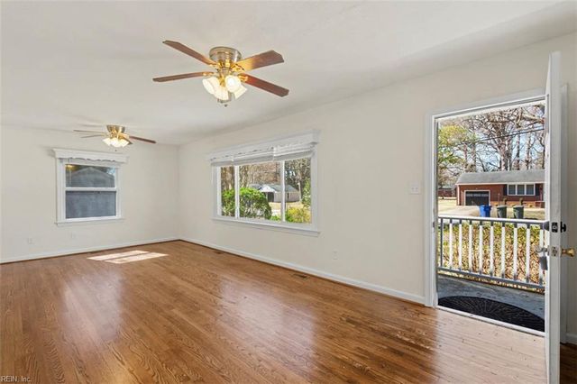 44 Normandy LN, Newport News, VA 23606