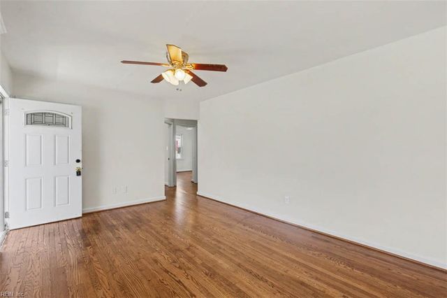 44 Normandy LN, Newport News, VA 23606