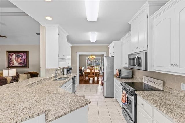 109 Falkirk Dr, Dothan, AL 36305