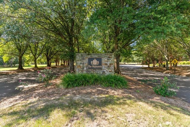 109 Falkirk Dr, Dothan, AL 36305
