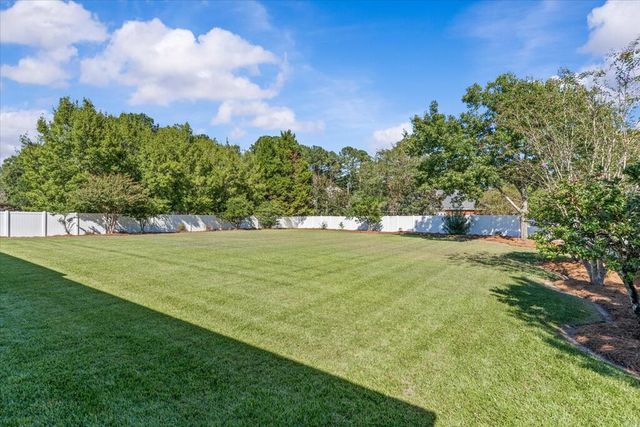 109 Falkirk Dr, Dothan, AL 36305