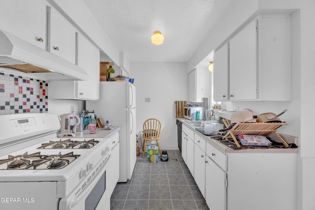 10652 CARDIGAN Drive, El Paso, TX 79935