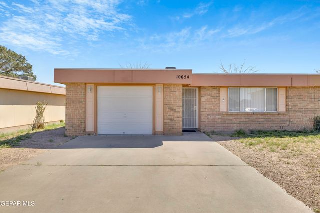 10652 CARDIGAN Drive, El Paso, TX 79935